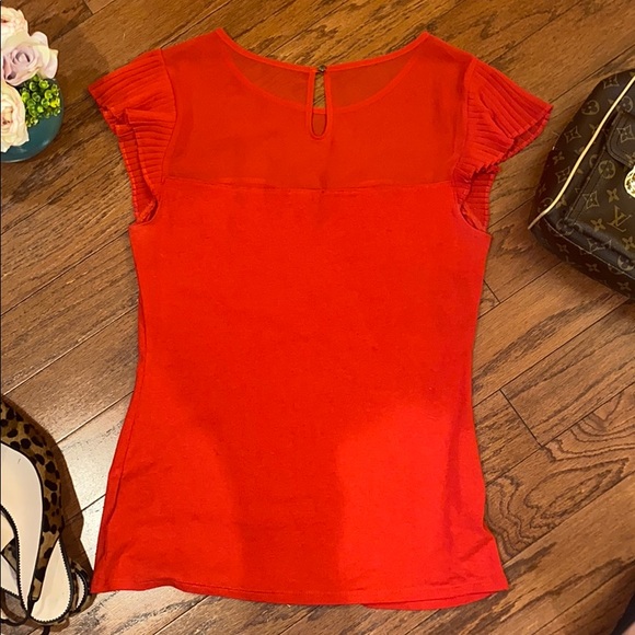 Express Red Top - Picture 4 of 5